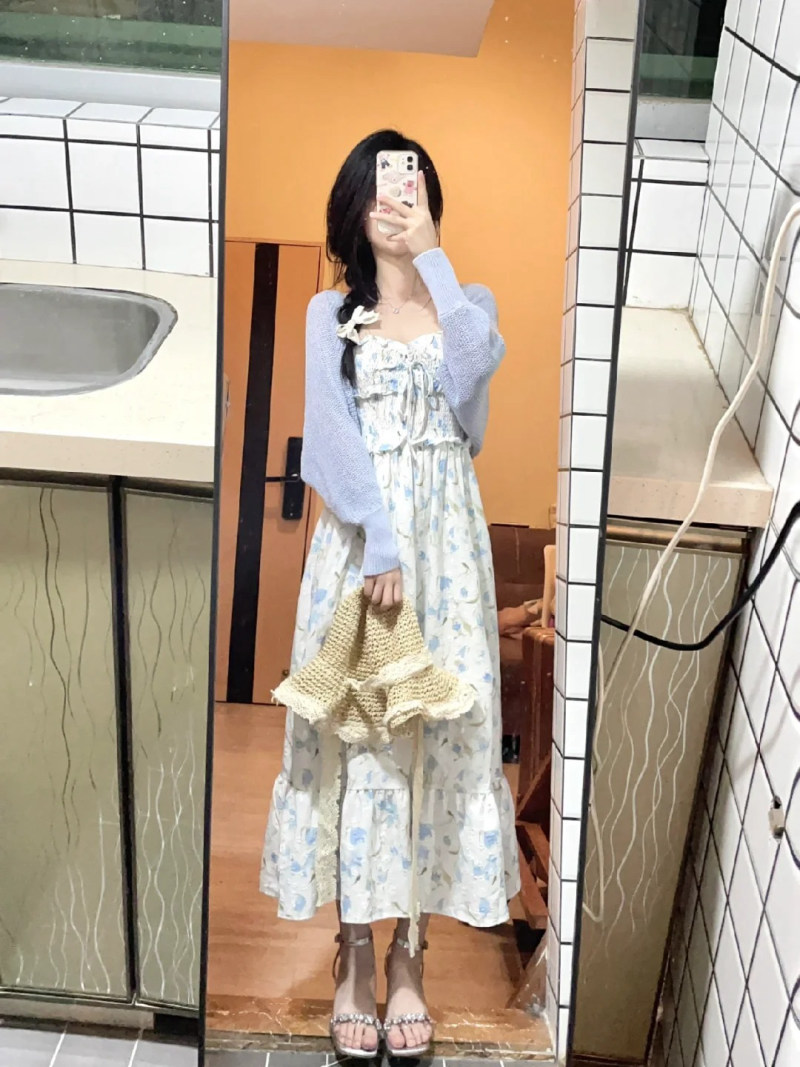 áo khoác ren đi biển