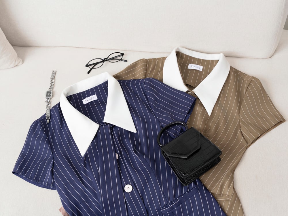 Áo kiểu nữ họa tiết kẻ phối cổ kèm cravat