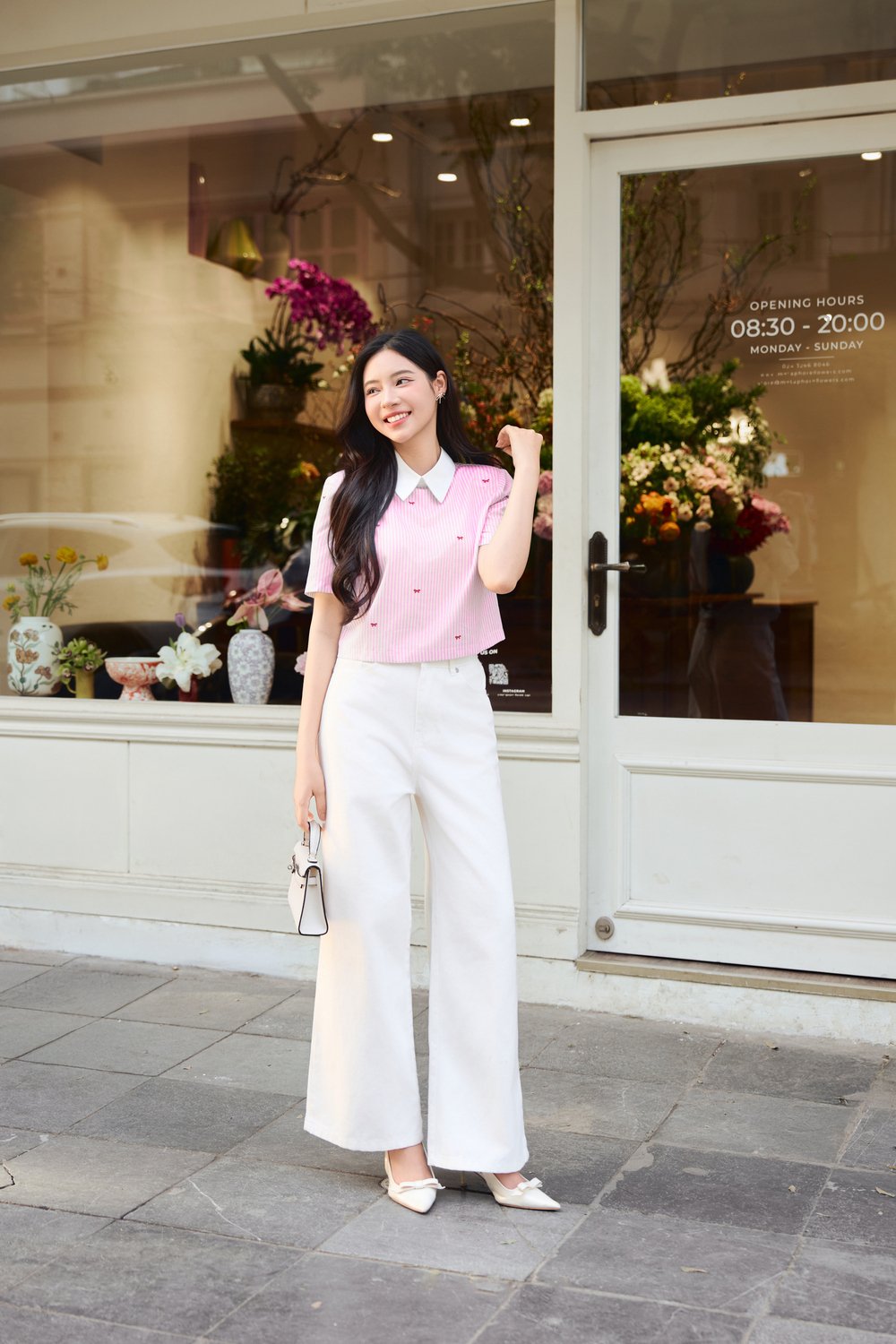 Áo sơ mi kẻ croptop phối cổ họa tiết in nơ kẻ