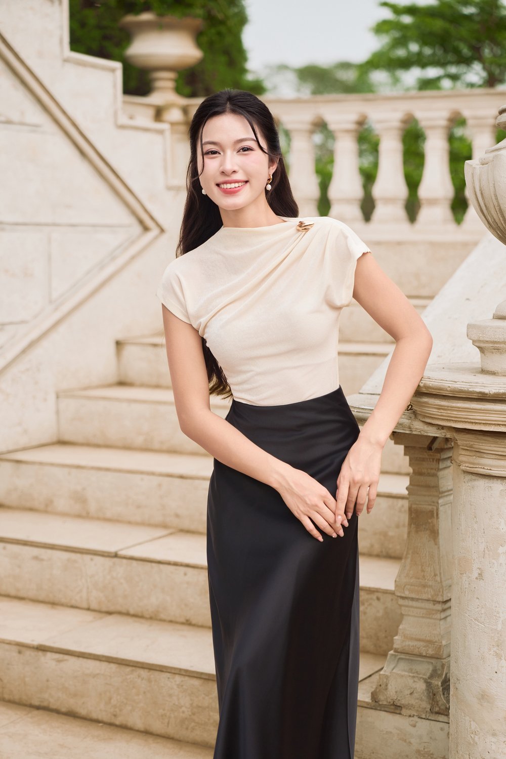 Áo thun nhún lệch cổ tag vai