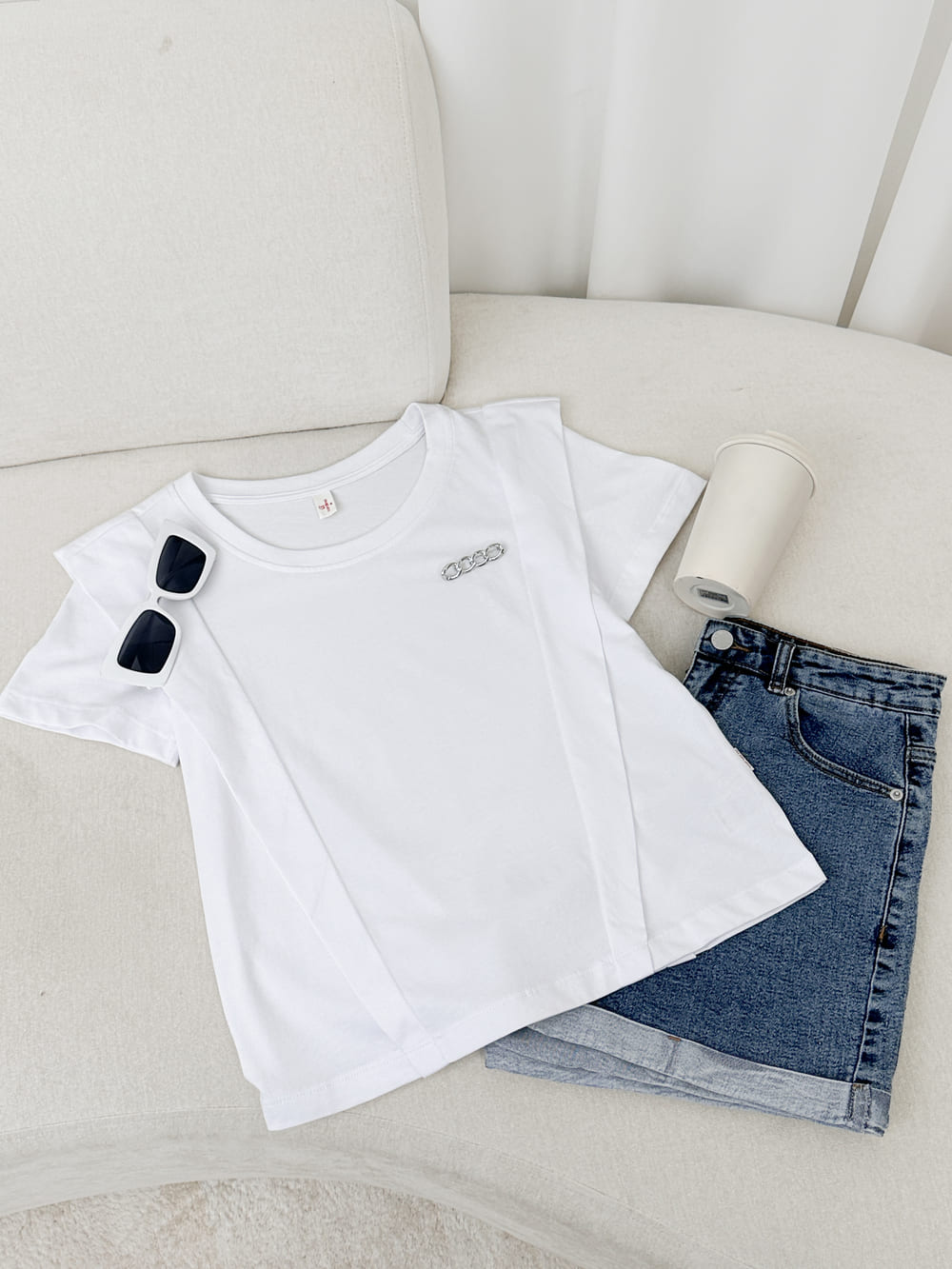 Áo phông cotton cổ tròn vai cách điệu