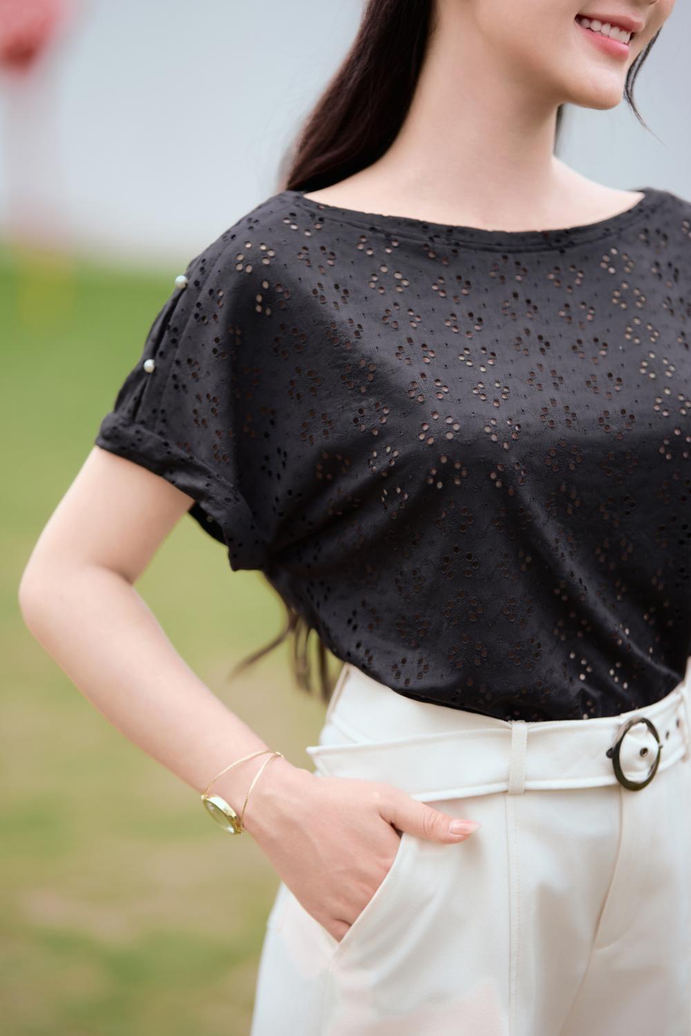 Áo cotton kẻ nẹp phối ren