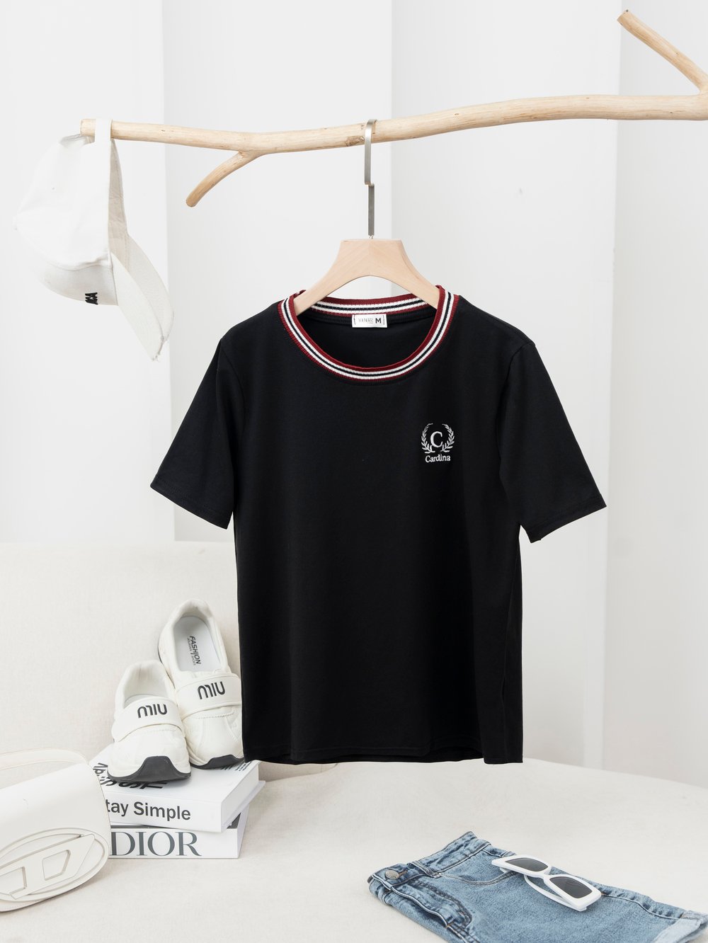 Áo cotton bo cổ đính ngực
