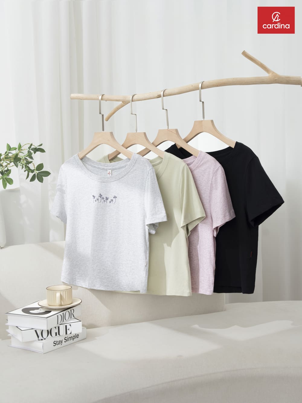 Áo phông nữ chất cotton cổ tròn thêu cỏ bốn lá An lành