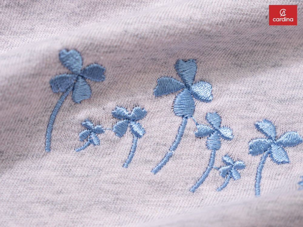 Áo phông nữ chất cotton cổ tròn thêu cỏ bốn lá An lành