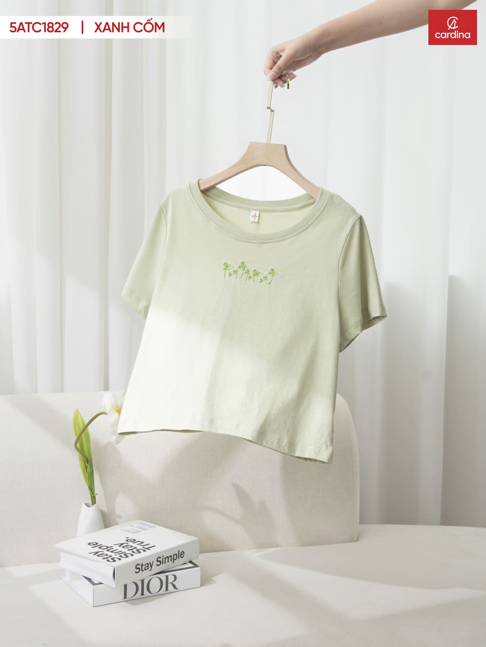 Áo phông nữ chất cotton cổ tròn thêu cỏ bốn lá An lành