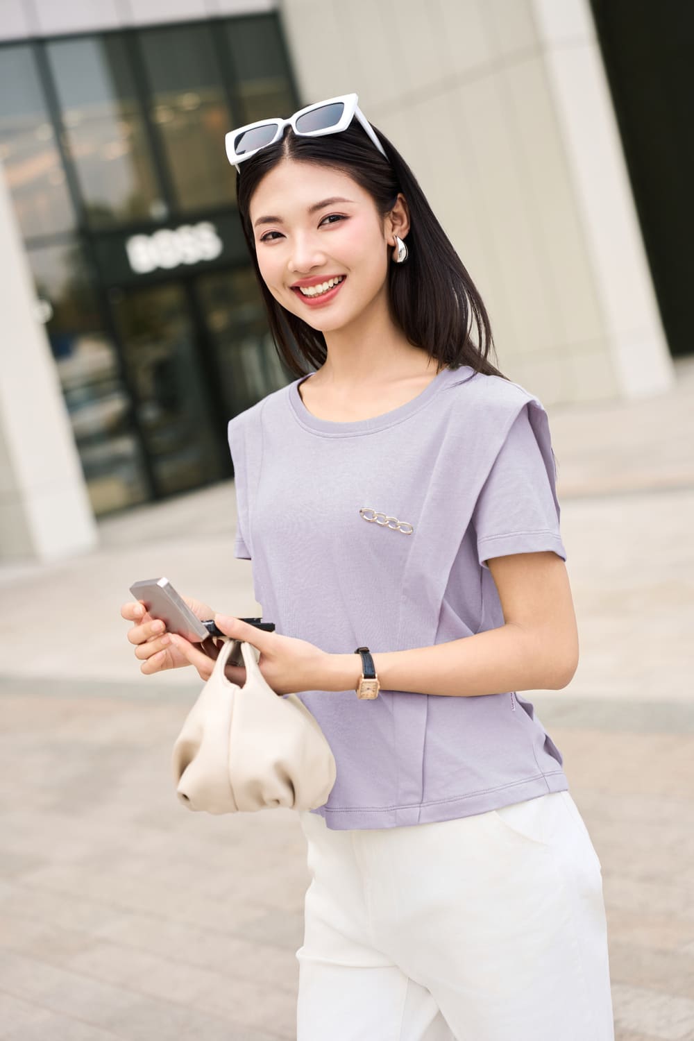 Áo phông cotton cổ tròn vai cách điệu
