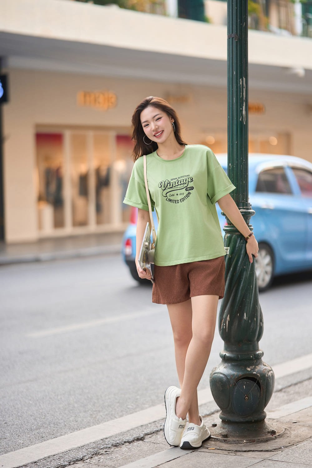 Áo phông cotton cổ tròn dáng suông