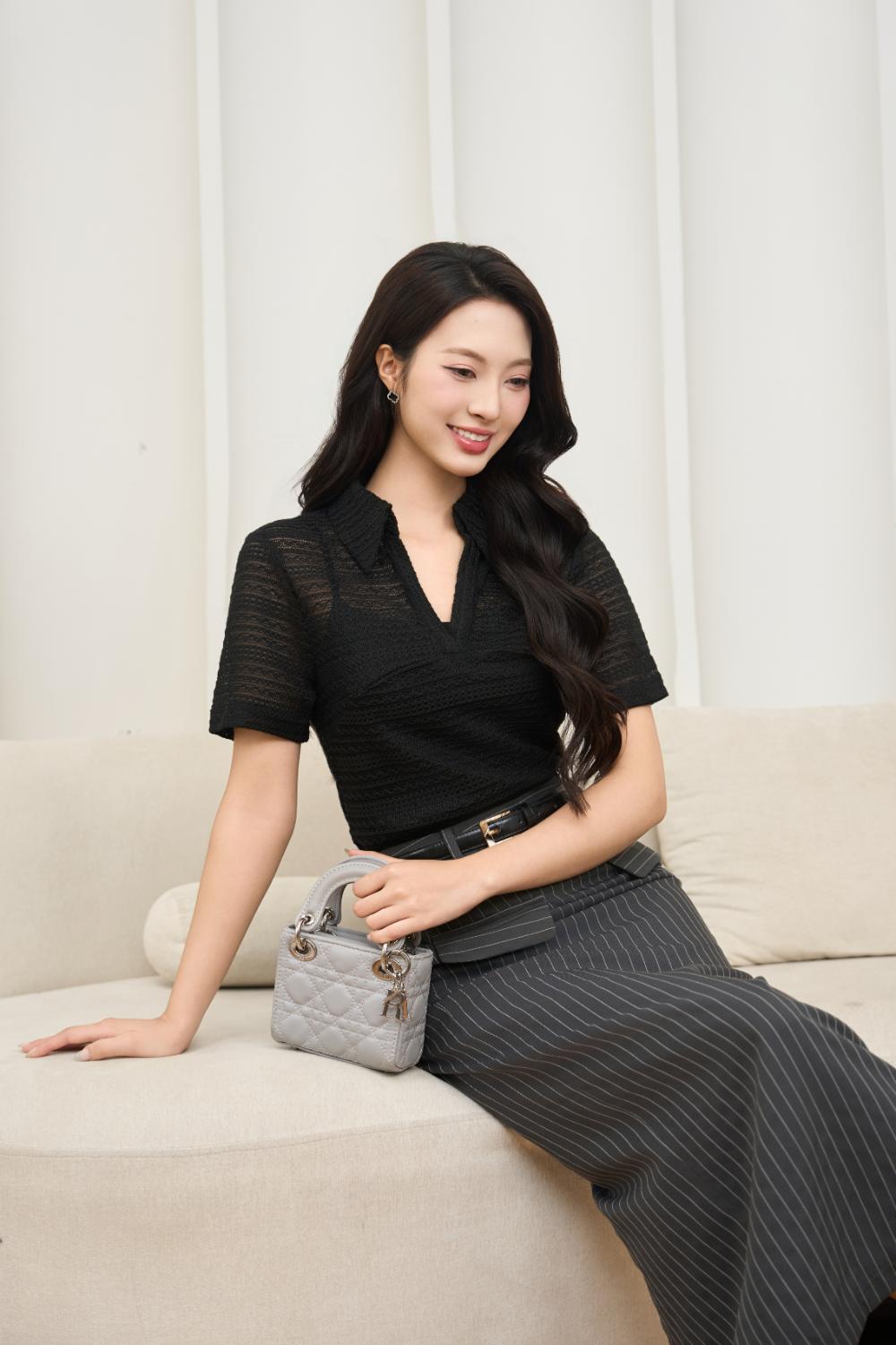 Áo phông nữ cổ polo ren cotton cổ V khóa lệ sau