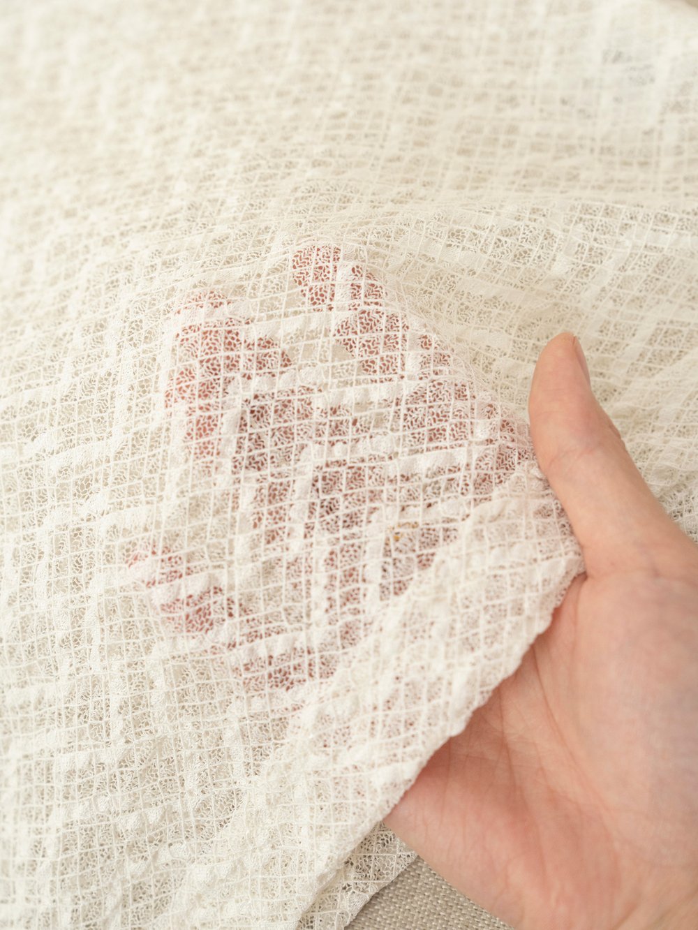 Áo ren quả trám cổ tròn ngắn tay