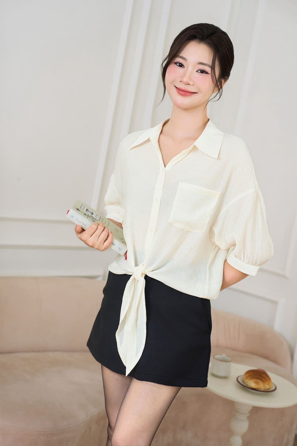 Áo sơ mi tay lỡ buộc vạt gấu