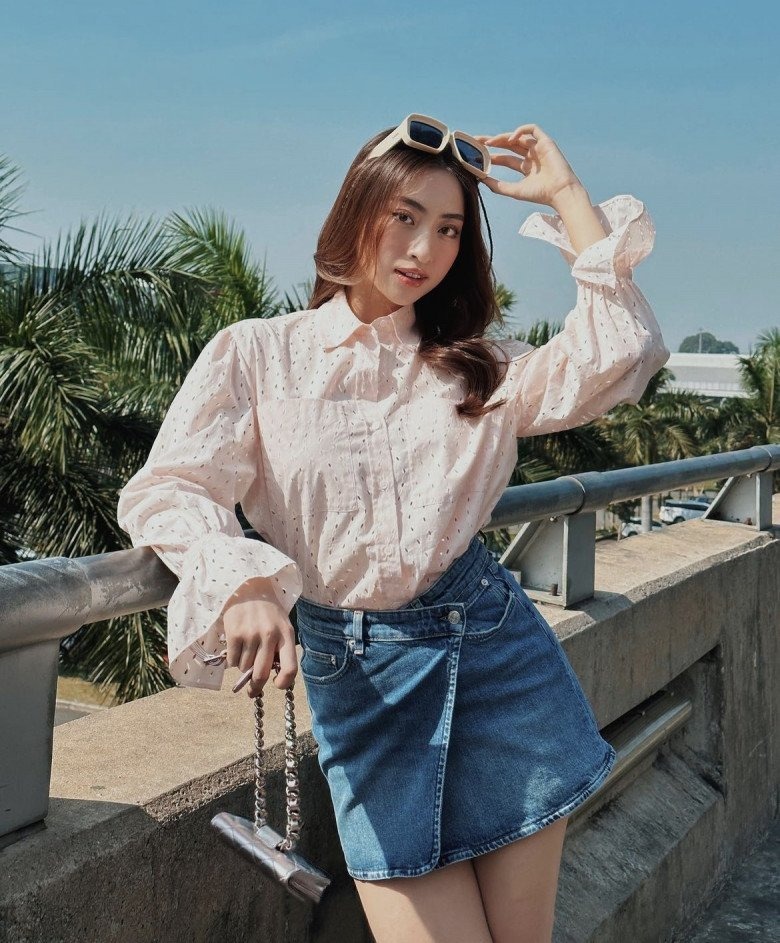 Phối layer cùng yếm hoặc váy hai dây