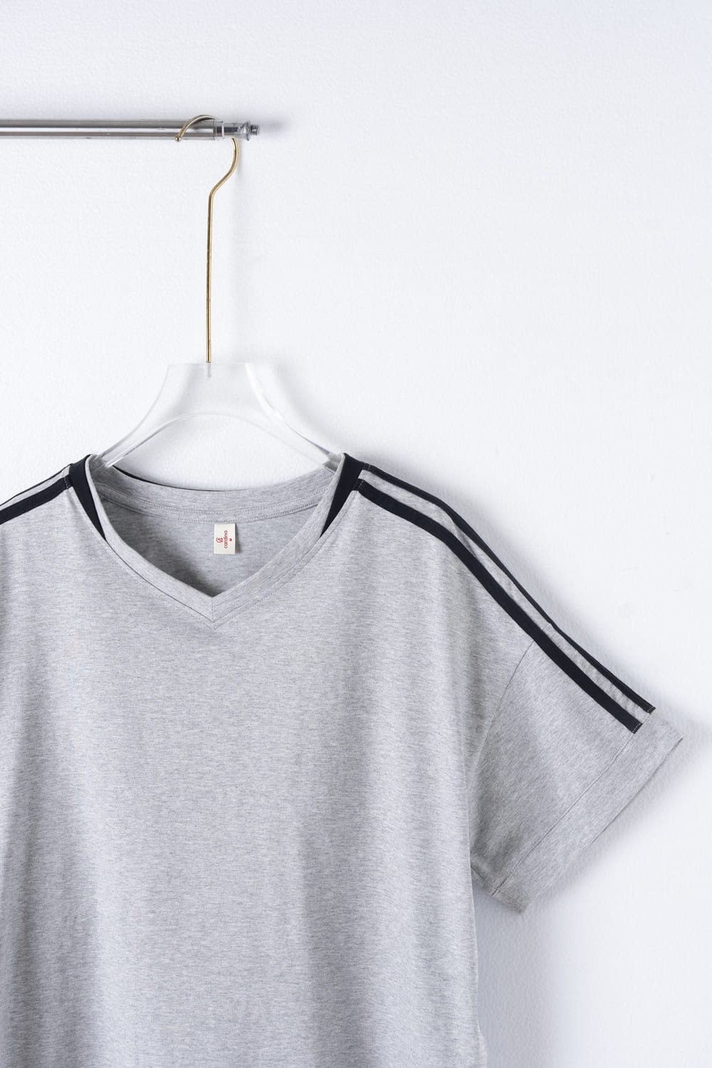 Áo phông cotton cổ tim dáng croptop