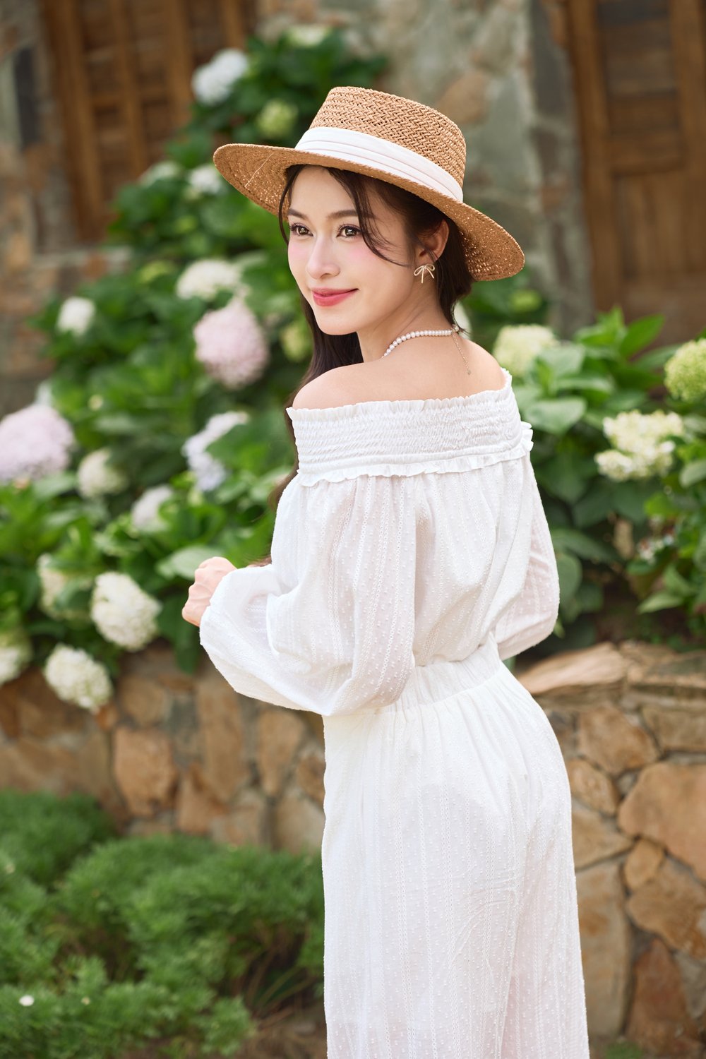 Quần thô thêu dáng suông cạp chun sau