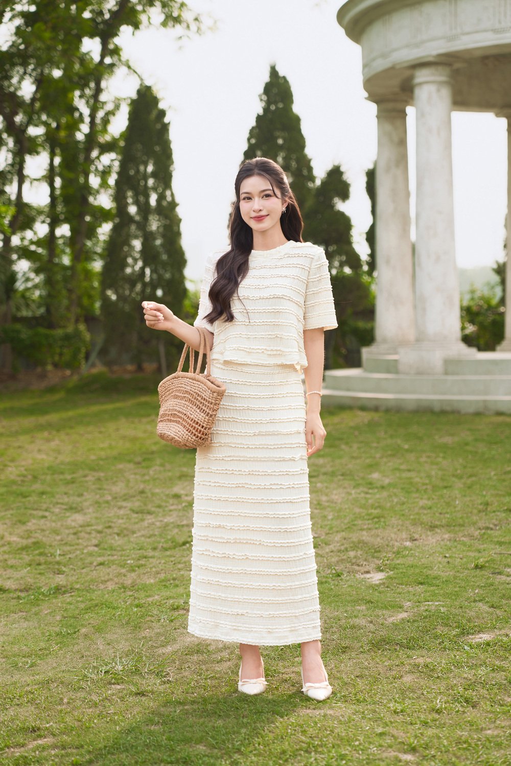 Áo ren bèo tầng dáng ngắn