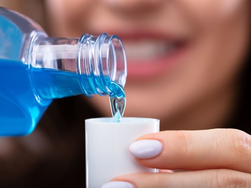 cách tẩy vết dầu mỡ trên quần áo