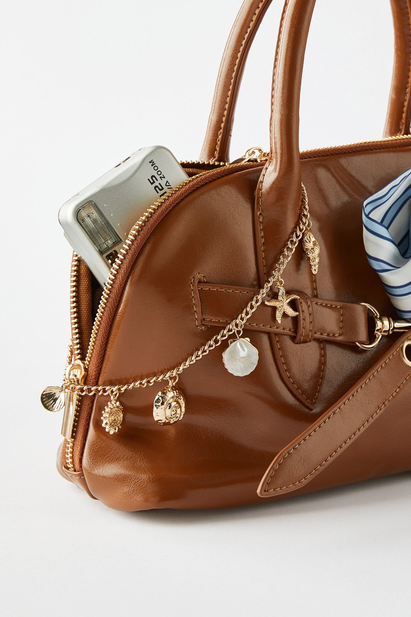 Bag charm là gì?