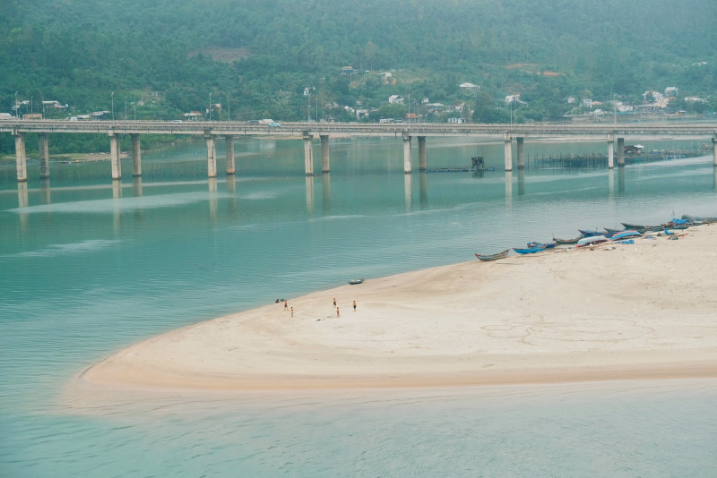 bãi biển  lăng cô