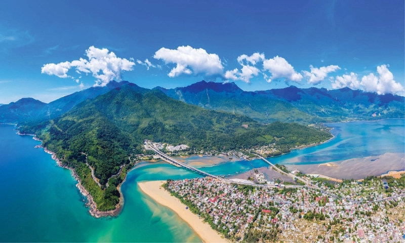 bãi biển  lăng cô