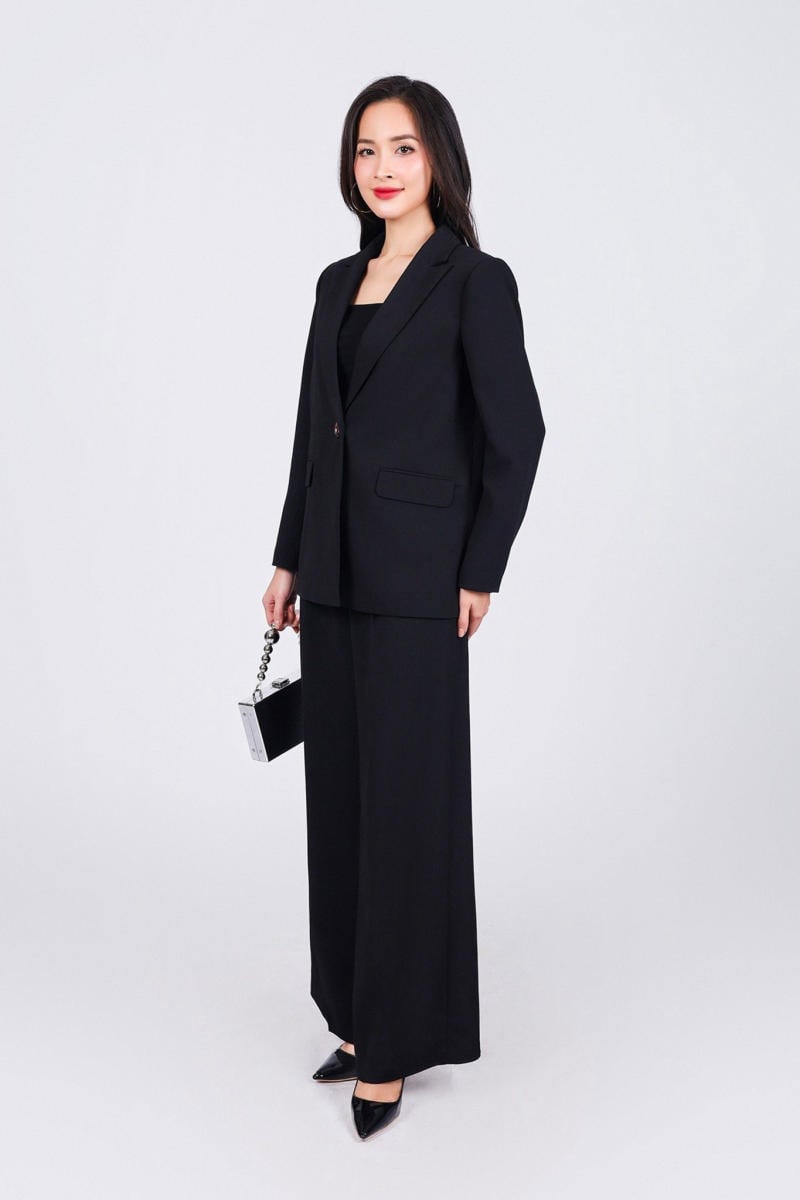 Đồ bộ đen dáng suông cơ bản