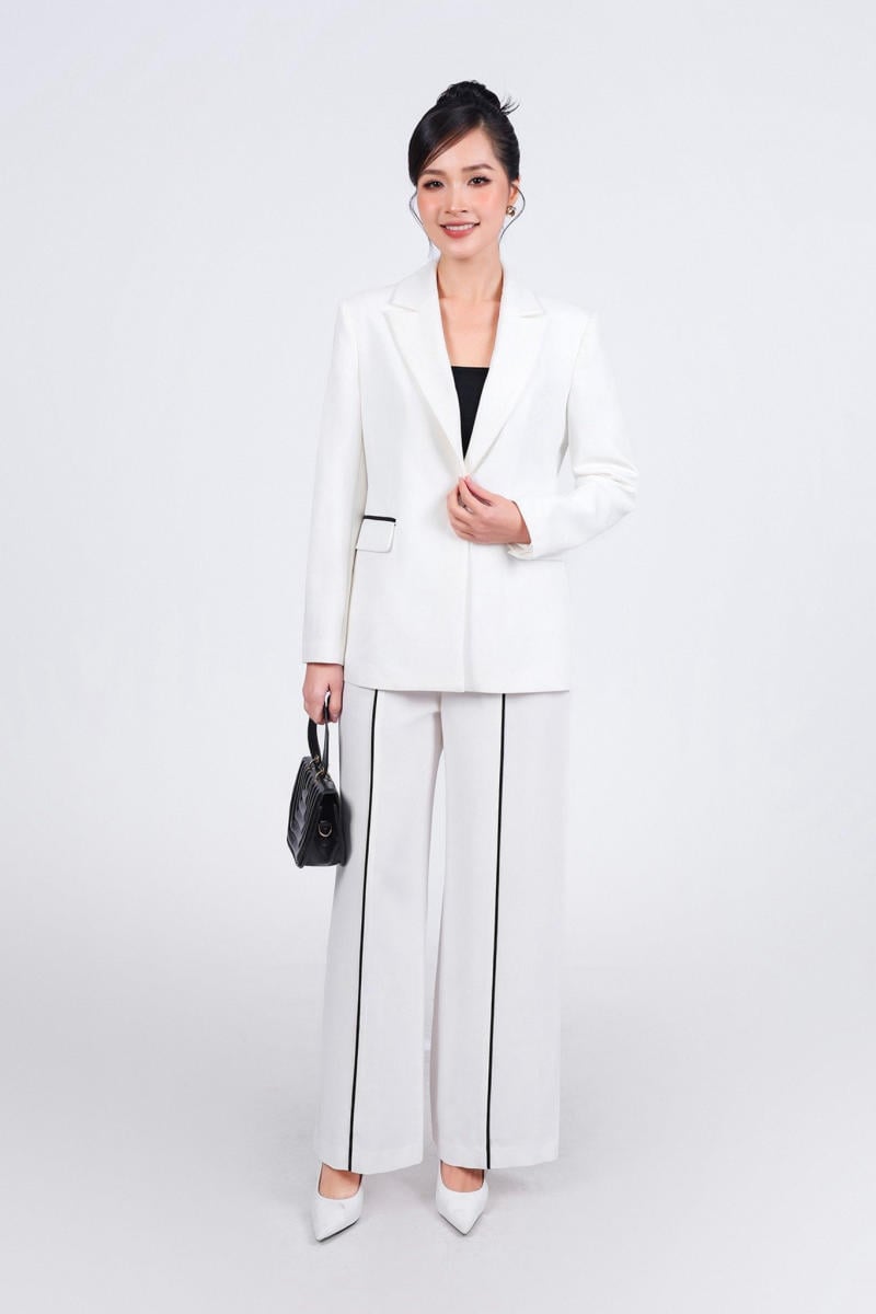 Đồ bộ trắng dáng rộng