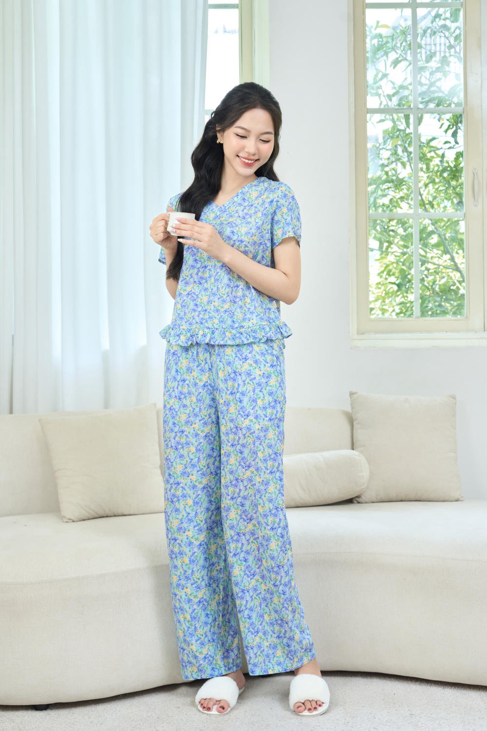 Bộ Đồ Mặc Nhà Nữ Cardina Dáng Quần Suông Vải Lanh Thấm Hút Họa Tiết Hoa