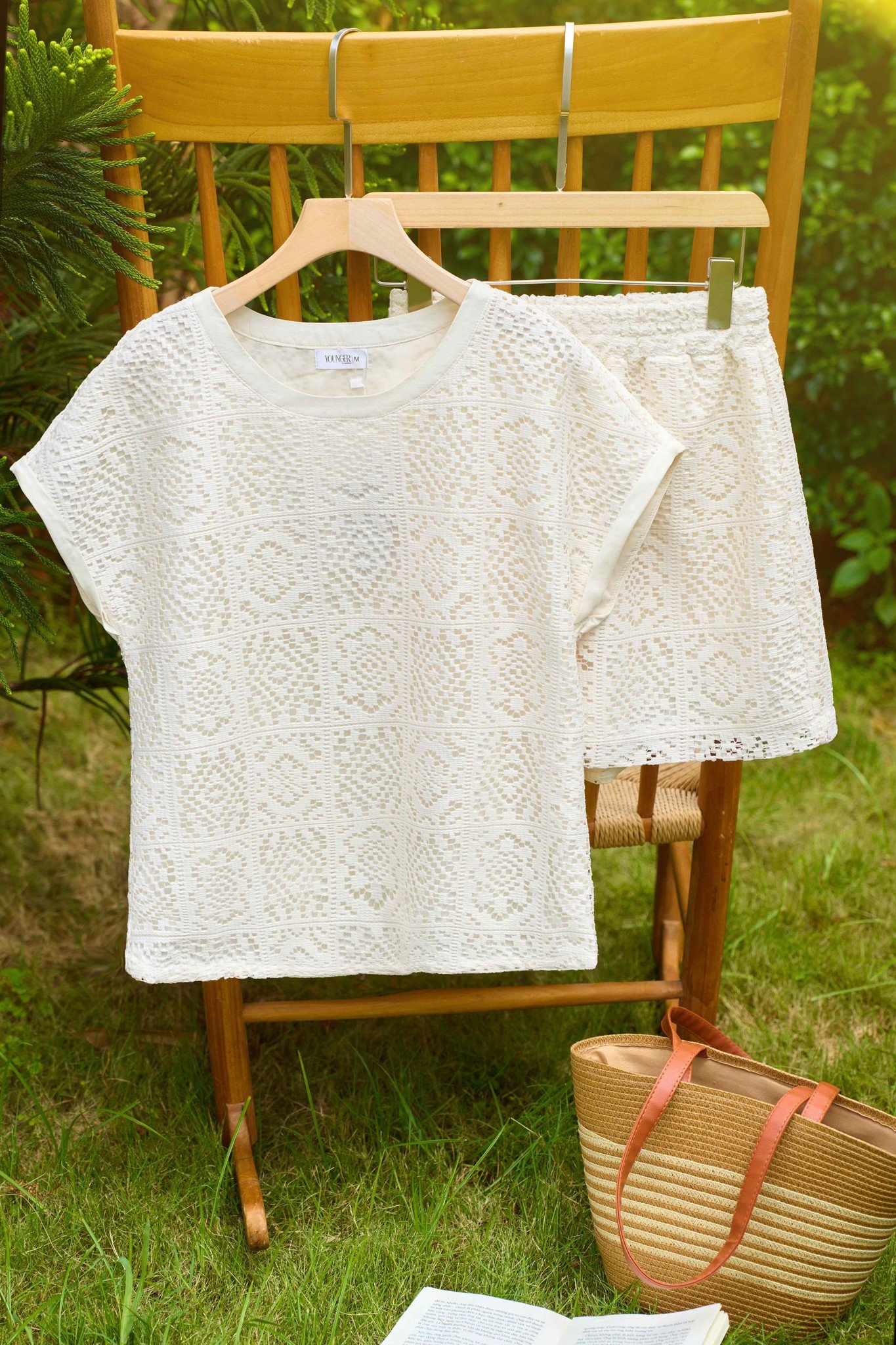 Bộ Đồ Nữ Younger by Cardina Dáng Cổ Tròn Quần Đùi Vải Ren Cotton Họa Tiết Thổ Cẩm