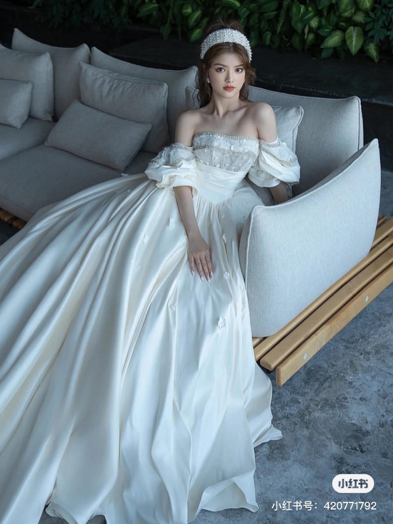 Loạt thiết kế 69 mẫu váy cưới màu xanh lộng lẫy nhất