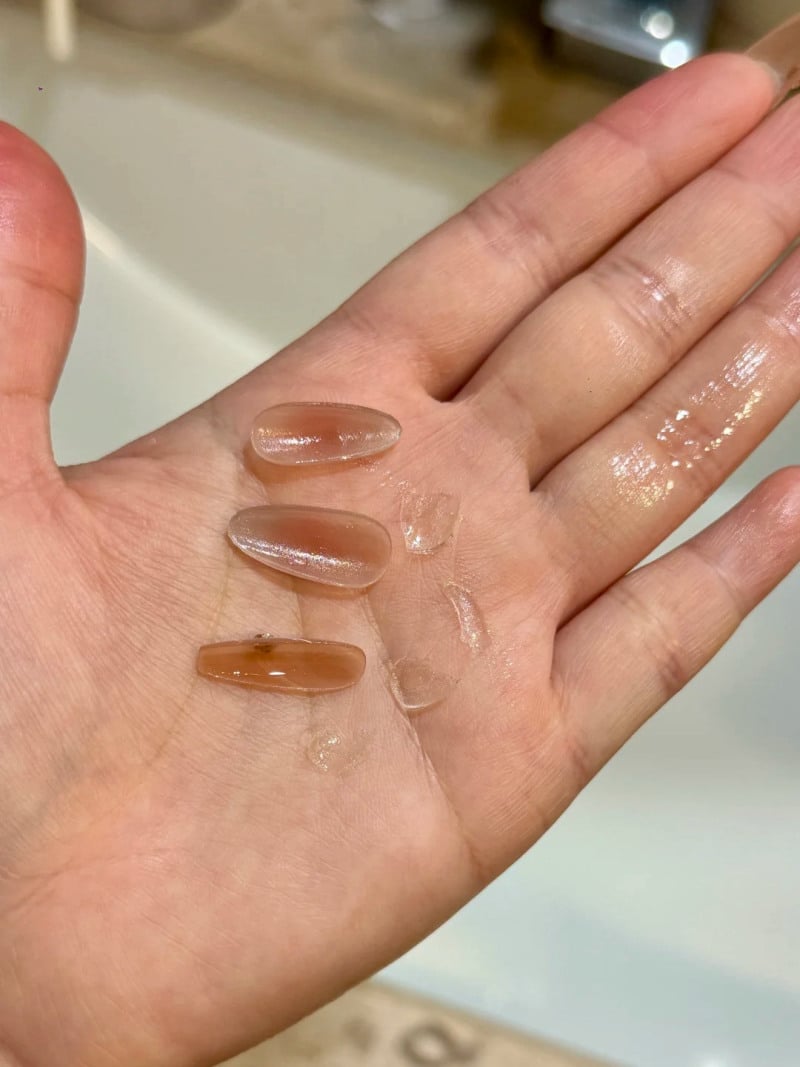 cách gỡ móng tay giả