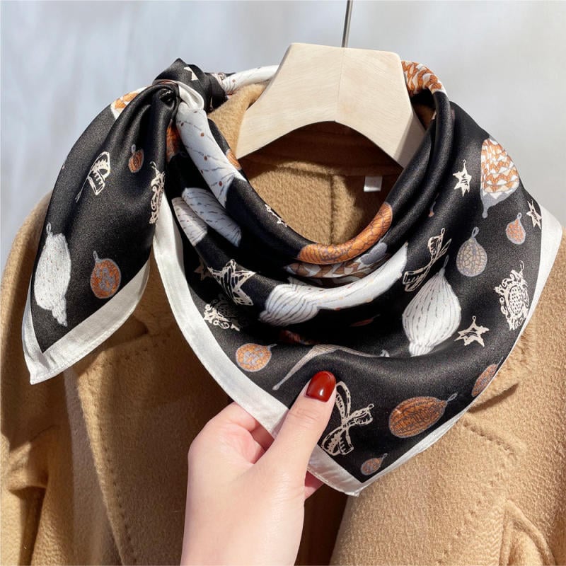 Khăn Lụa + Áo Dạ + Chân Váy Bút Chì + Boots Cao Gót