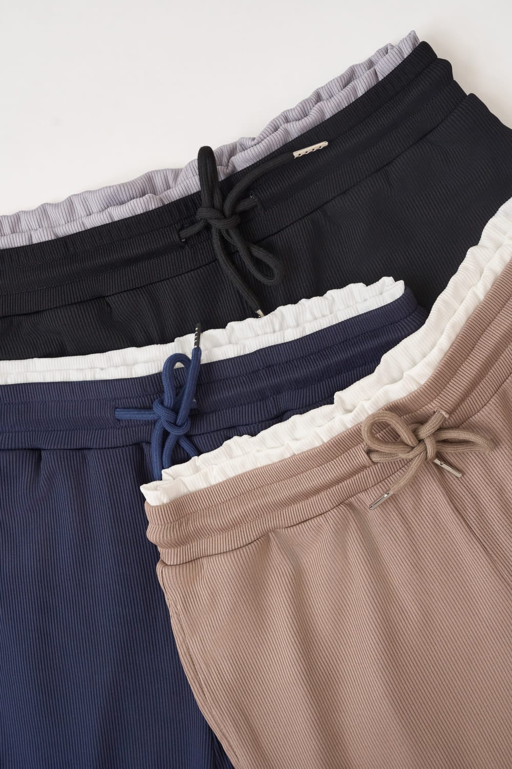 Quần suông tăm phối cạp đôi