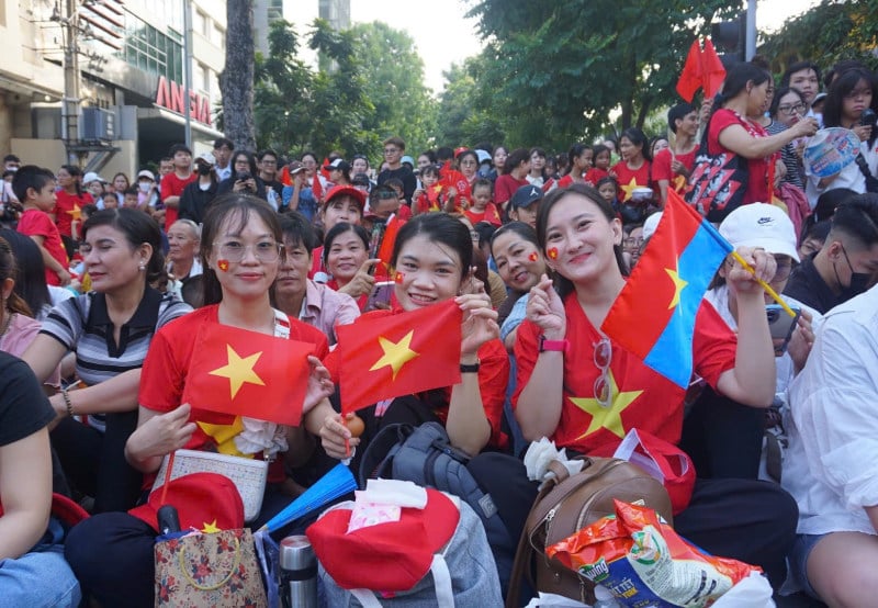 mặc gì đi concert tổ quốc trong tim