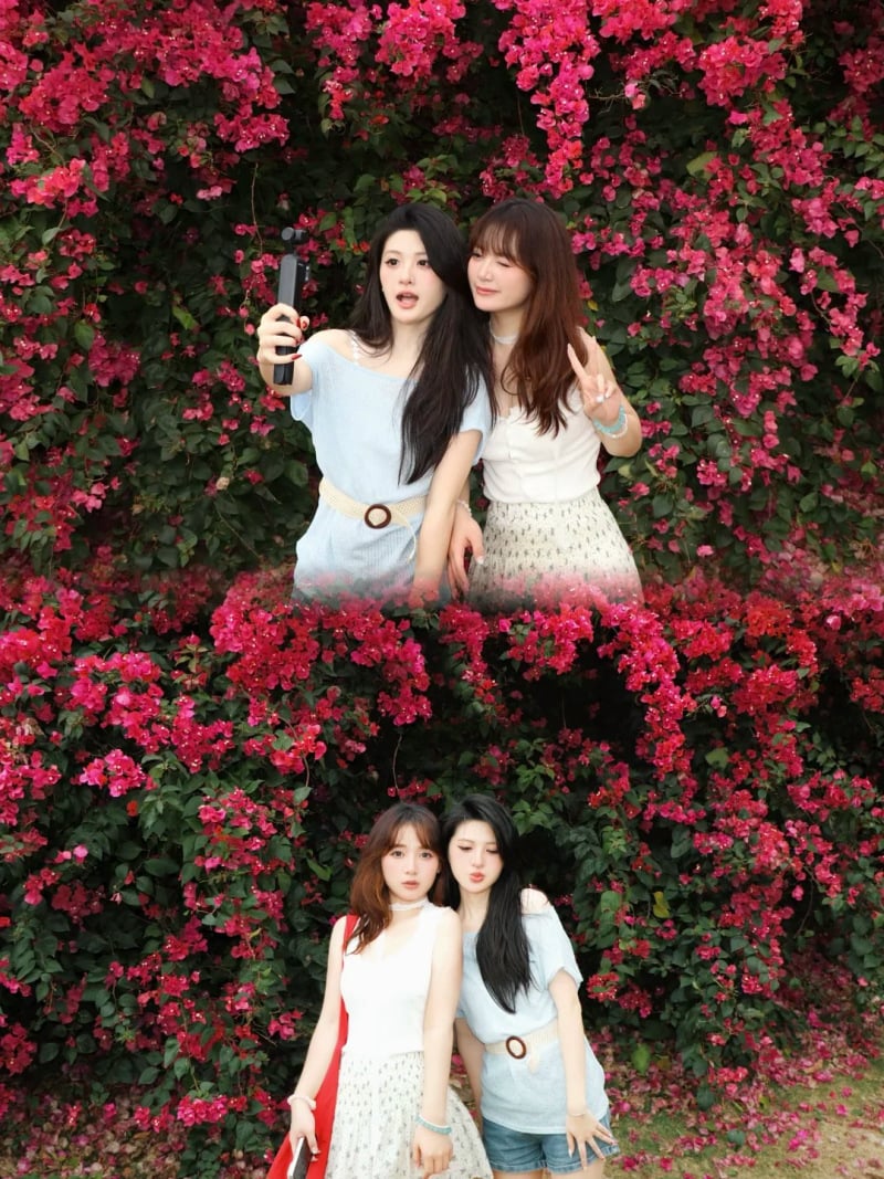 tạo dáng chụp ảnh cùng hoa giấy