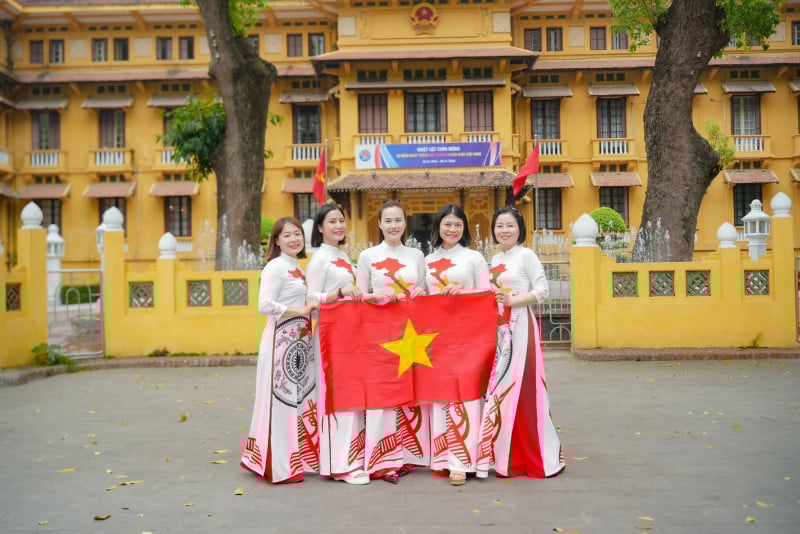 cách tạo sáng chụp ảnh với cờ tổ quốc