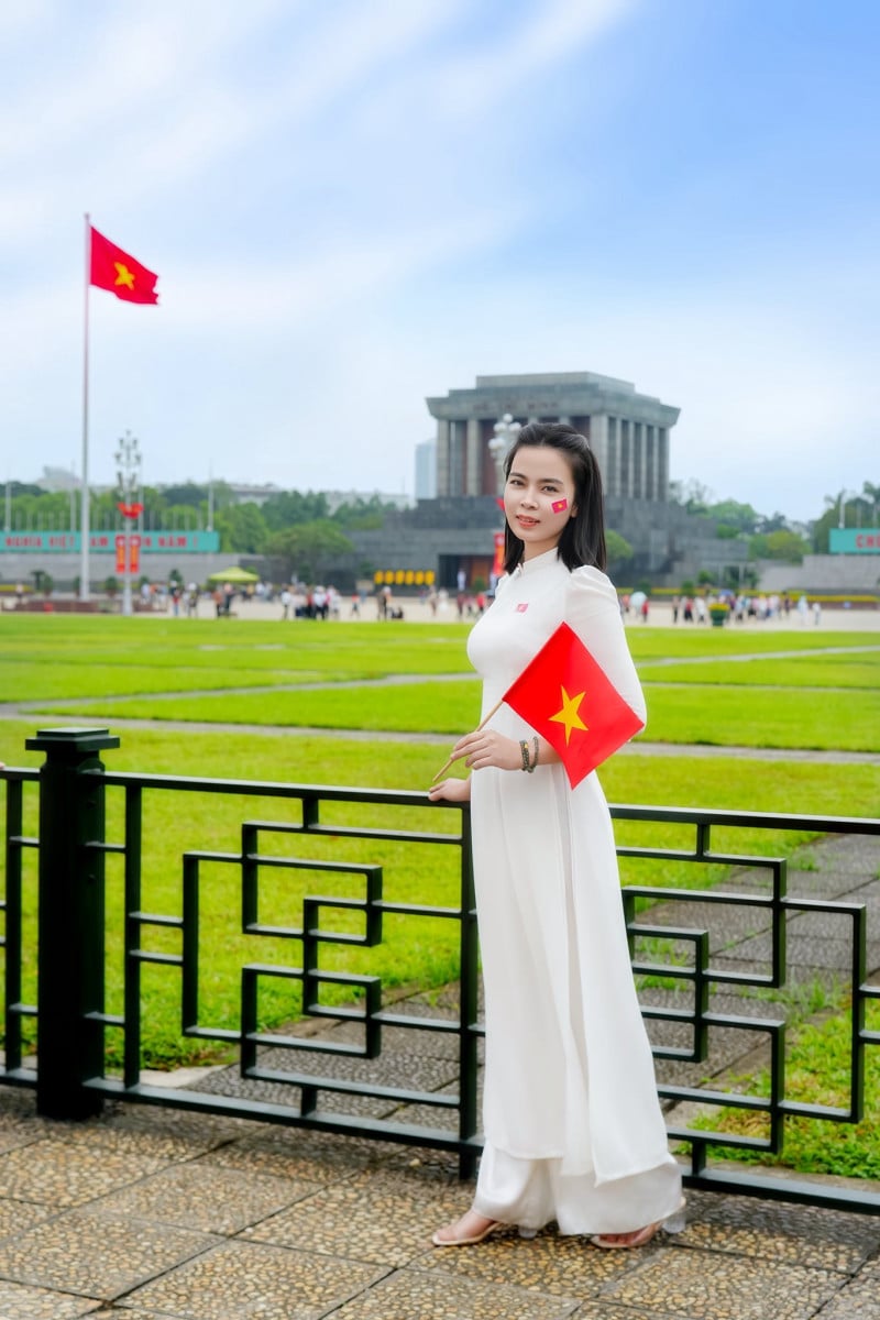 cách tạo sáng chụp ảnh với cờ tổ quốc