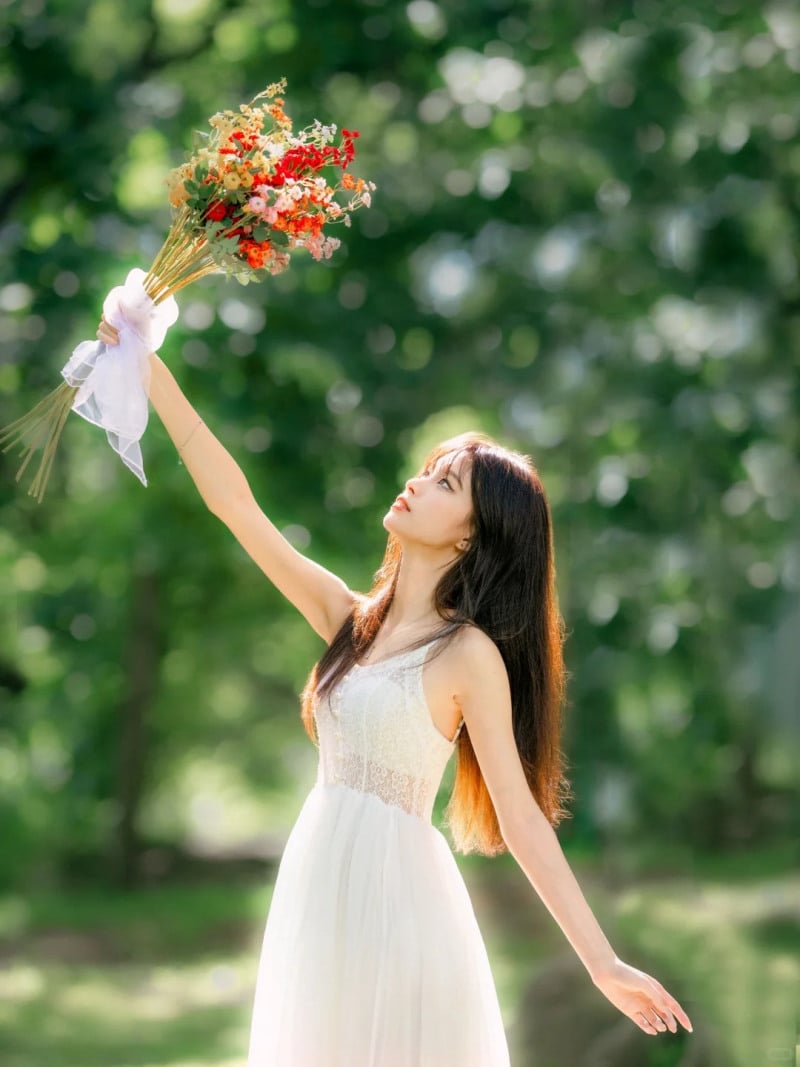 chụp ảnh với hoa