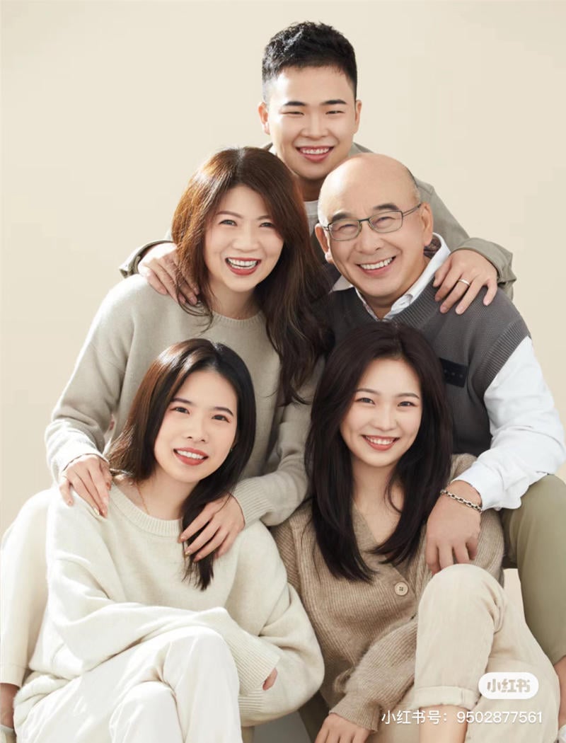chụp ảnh gia đình 5 người