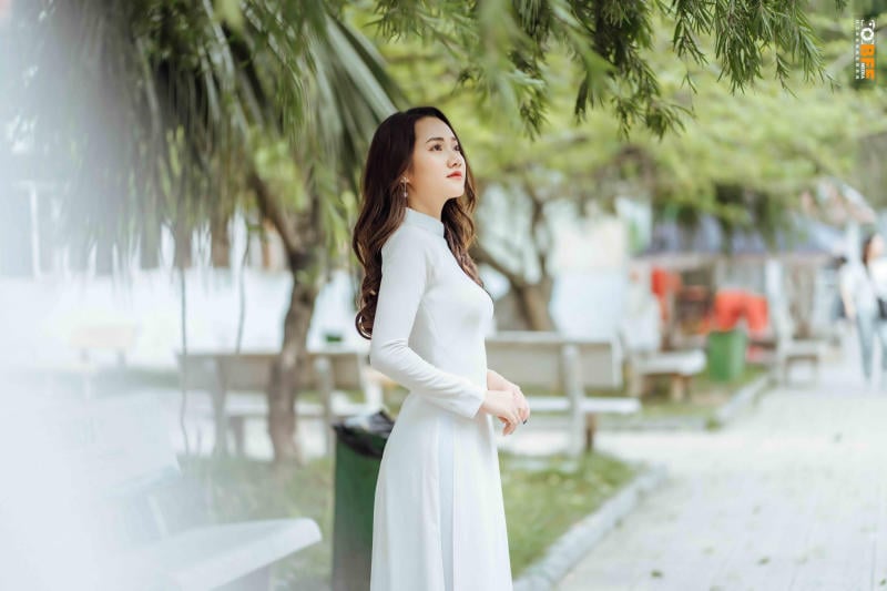 Váy chụp kỷ yếu, váy trắng dáng xòe tiểu thư, thanh lịch- ADELA - Đầm, váy  nữ | ThờiTrangNữ.vn