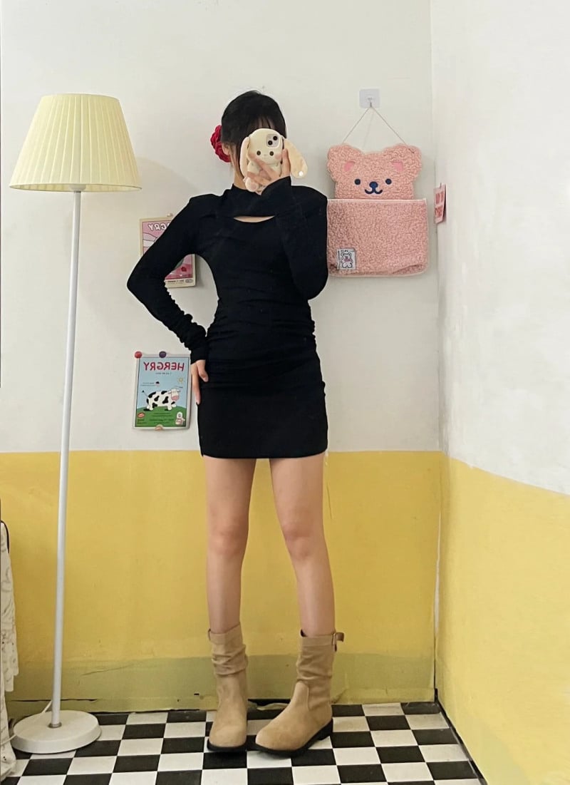 đầm body mang giày gì