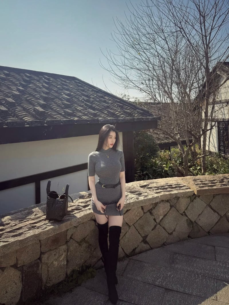 đầm body mang giày gì