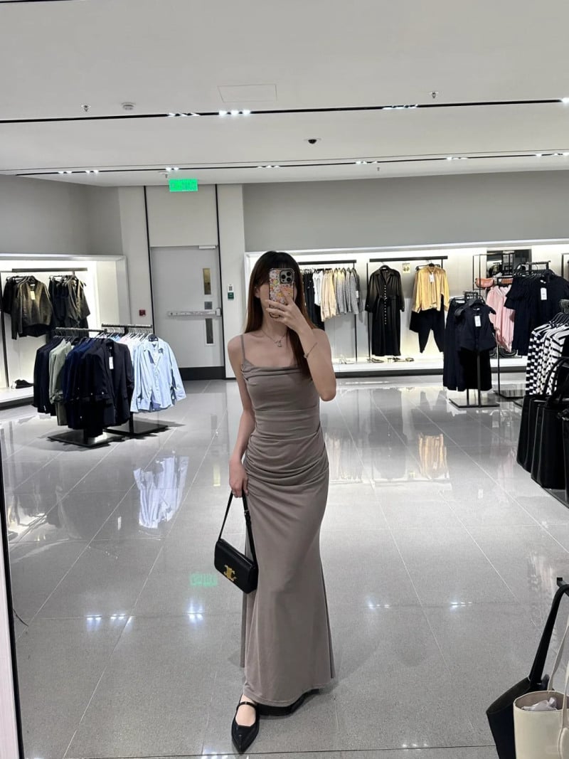 đầm body mang giày gì