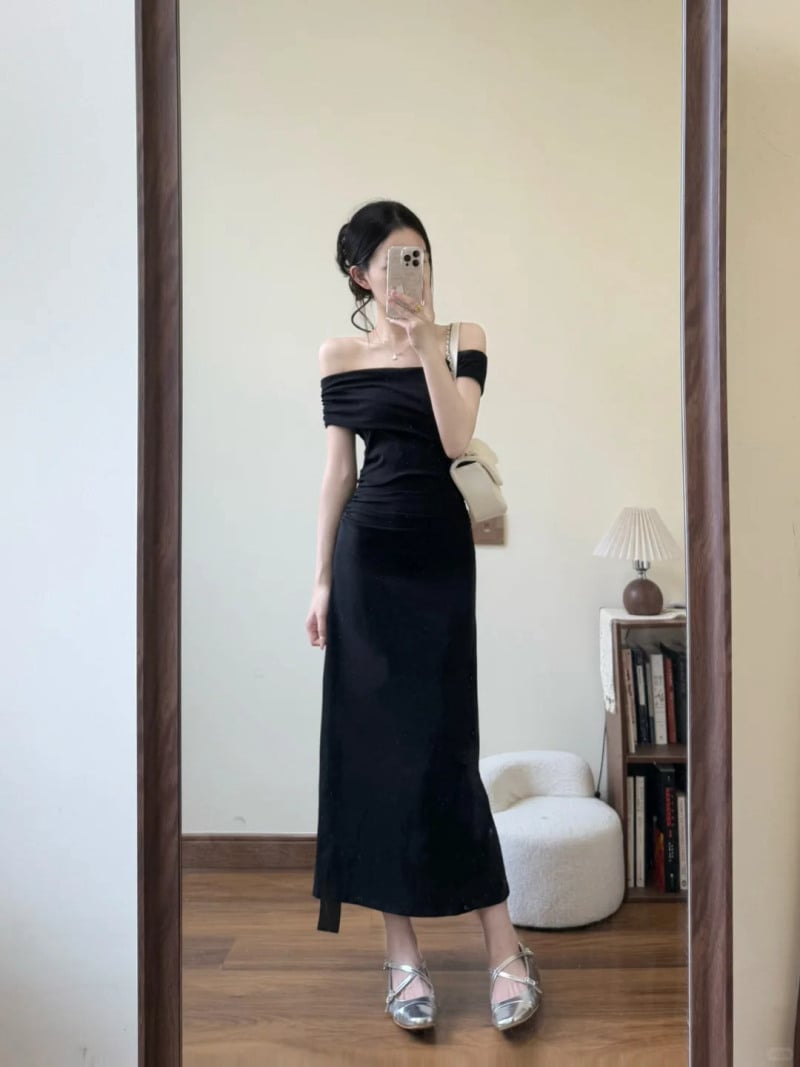 đầm body mang giày gì