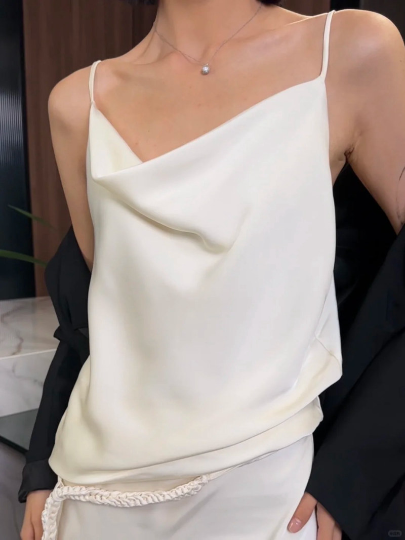đầm cổ đổ
