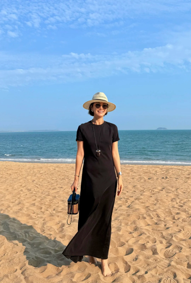 đầm đen dài