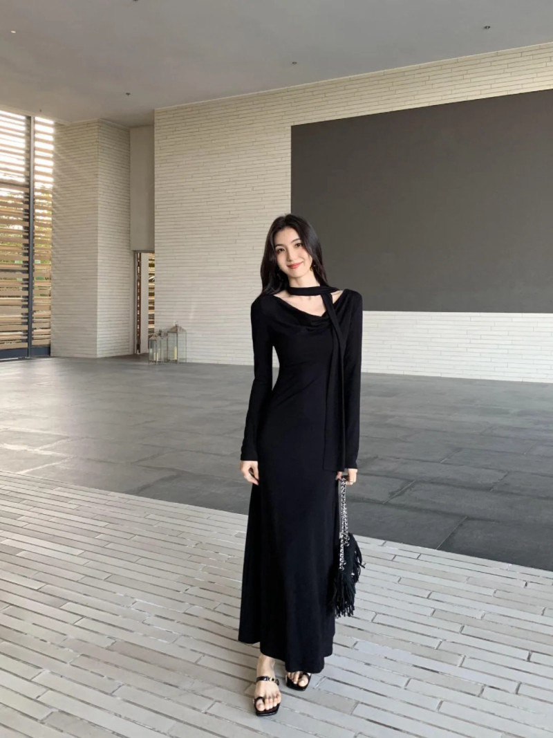 đầm đen dài