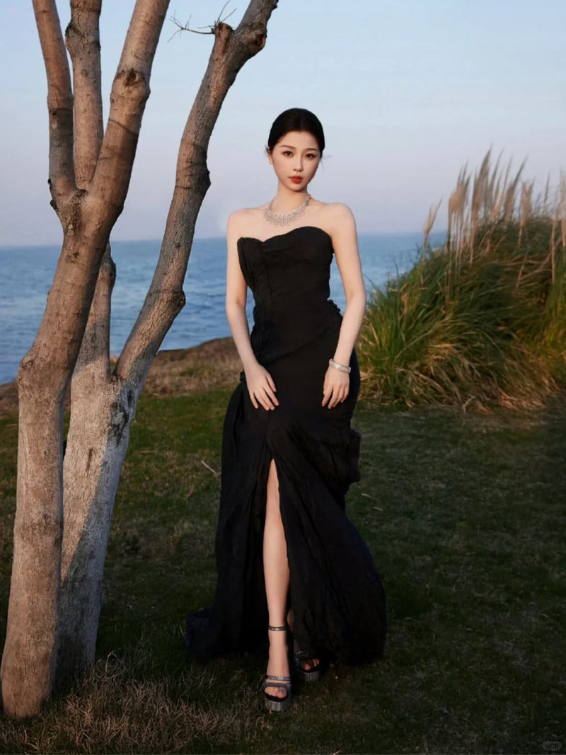 đầm đen dự tiệc