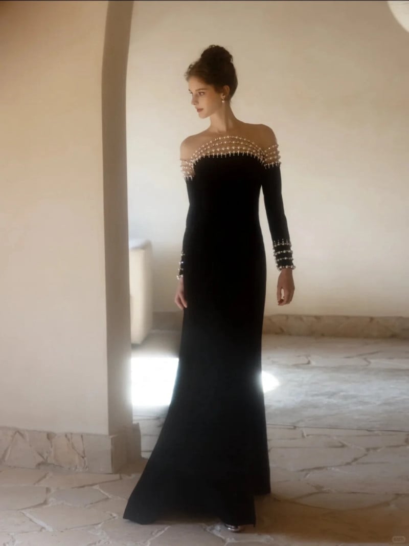 đầm đen dự tiệc