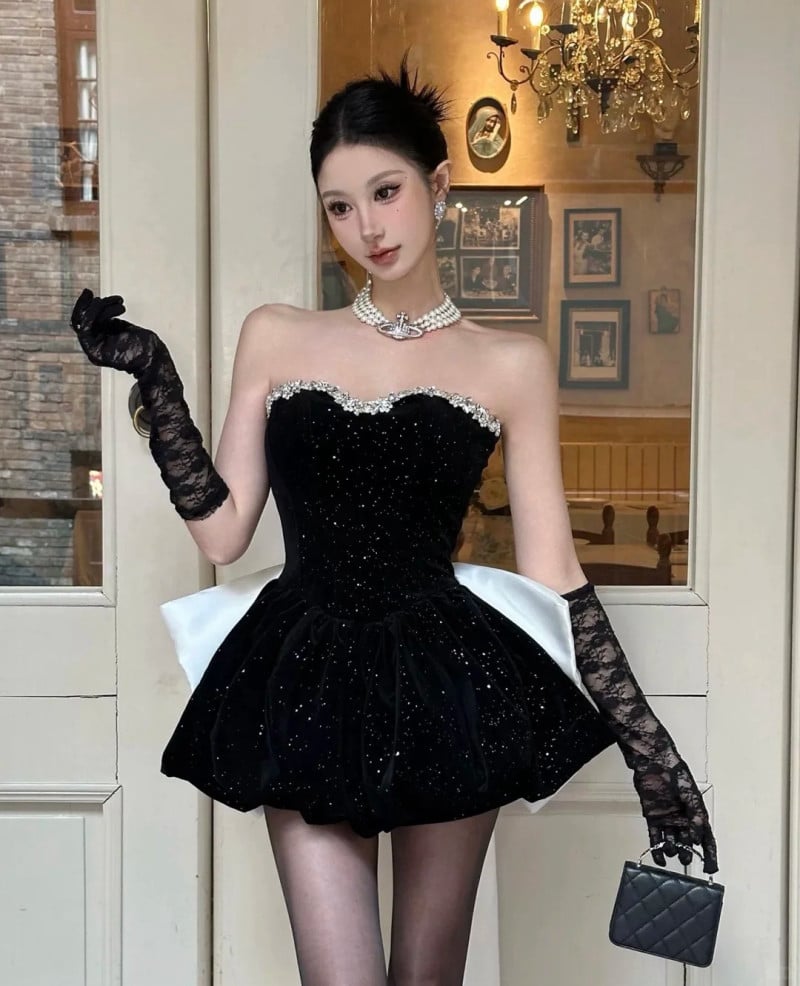 đầm đen dự tiệc