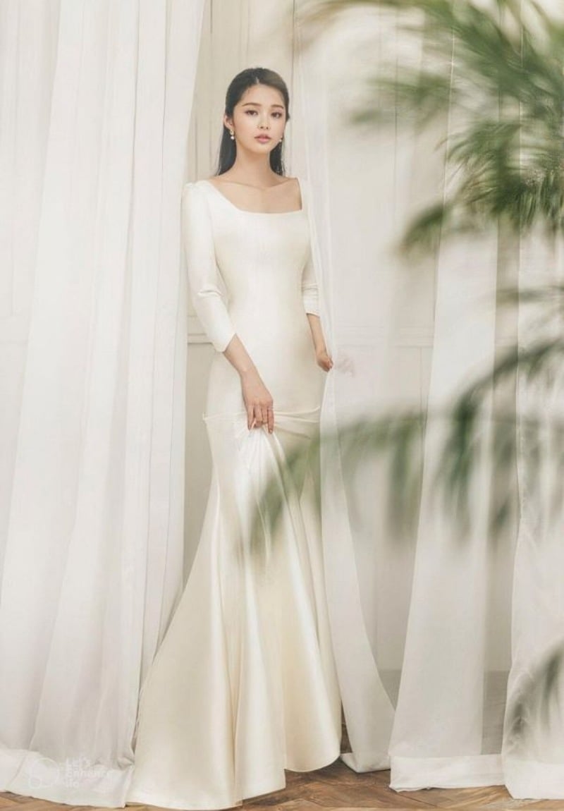 6 mẫu áo dài cưới 2021 màu trắng đẹp nhất hiện nay