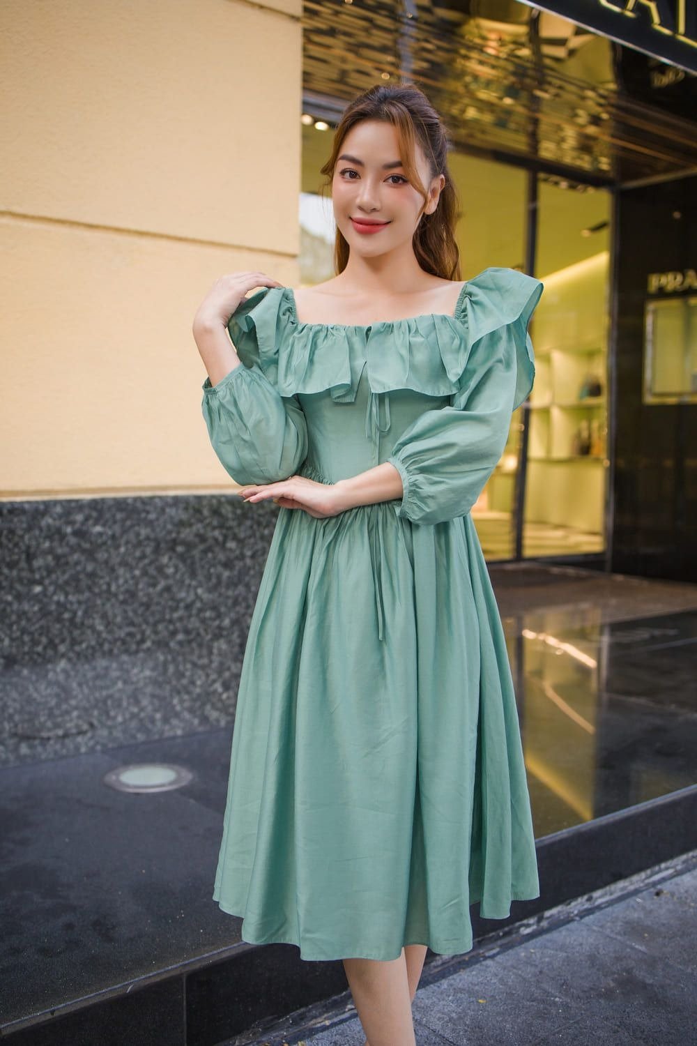 Đầm trễ vai